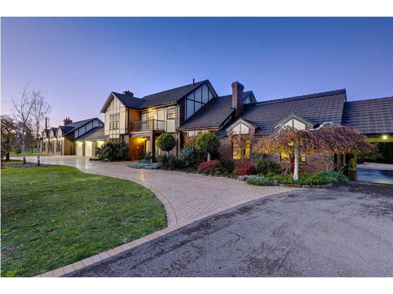 1 Laurina Court, Hillside VIC 3037