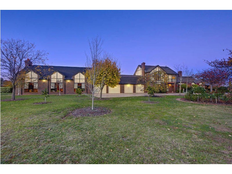 1 Laurina Court, Hillside VIC 3037