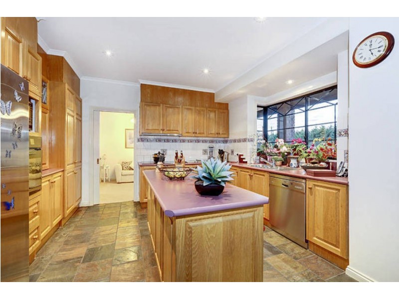 1 Laurina Court, Hillside VIC 3037