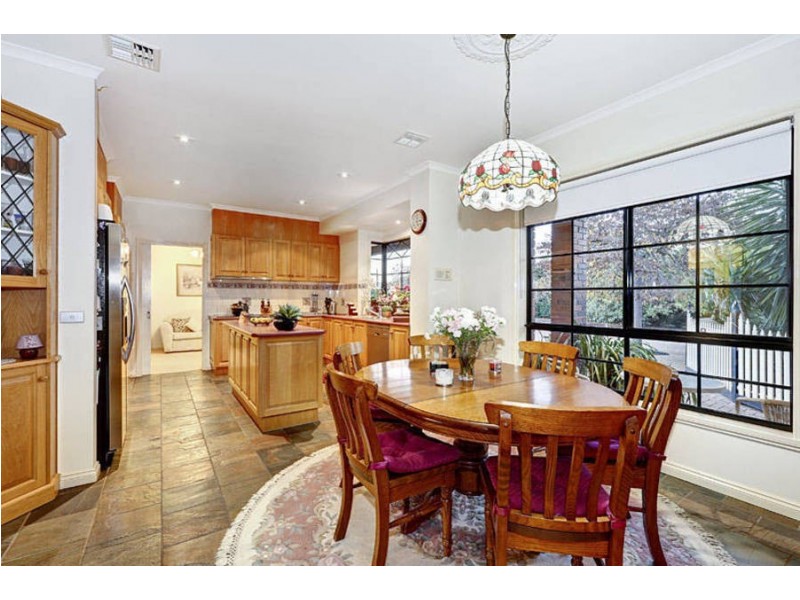 1 Laurina Court, Hillside VIC 3037