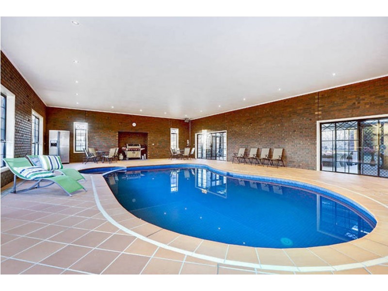 1 Laurina Court, Hillside VIC 3037