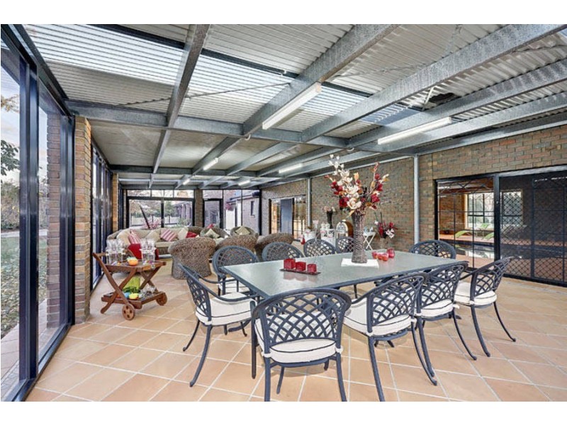 1 Laurina Court, Hillside VIC 3037