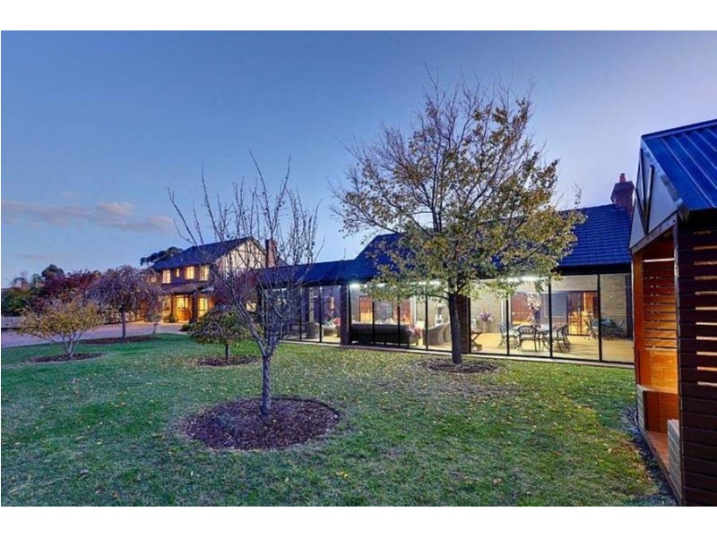 1 Laurina Court, Hillside VIC 3037