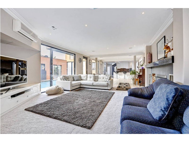 56 McCubbin Drive, Taylors Lakes VIC 3038