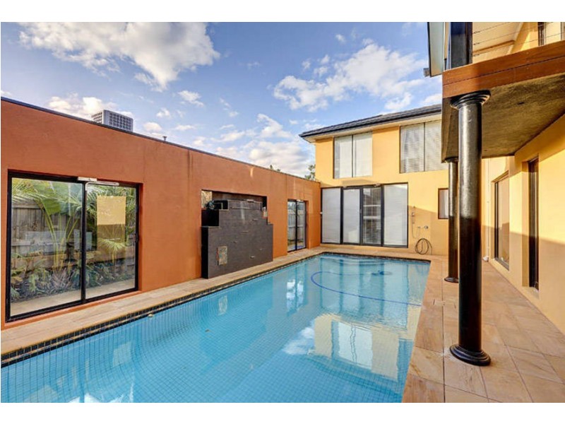 56 McCubbin Drive, Taylors Lakes VIC 3038