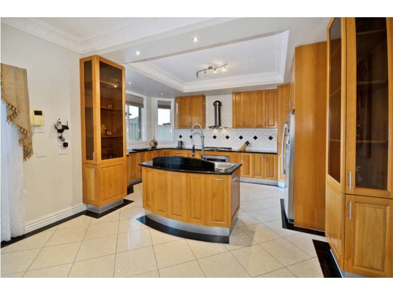 13 Bramshaw Crescent, Hillside VIC 3037