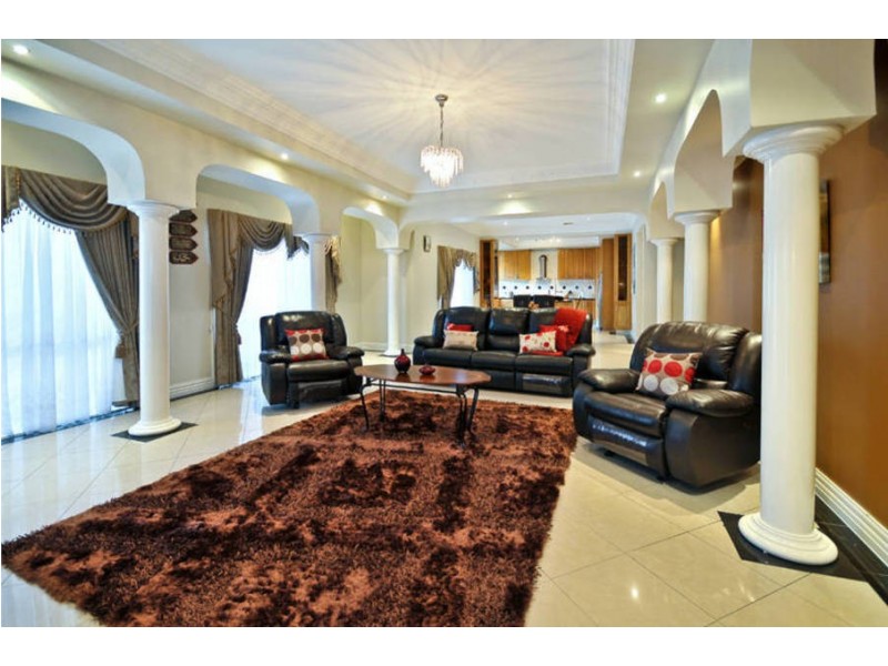 13 Bramshaw Crescent, Hillside VIC 3037