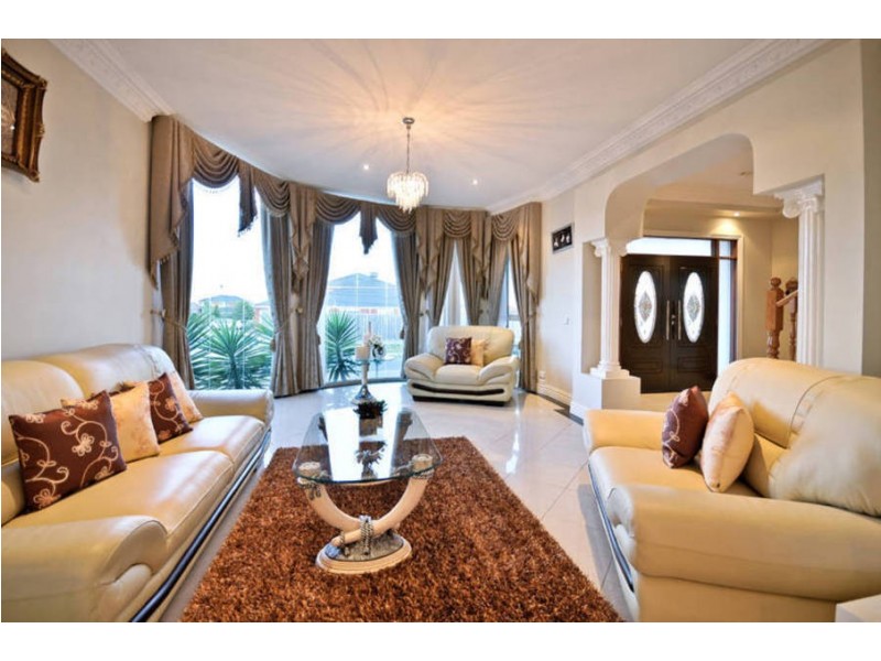 13 Bramshaw Crescent, Hillside VIC 3037