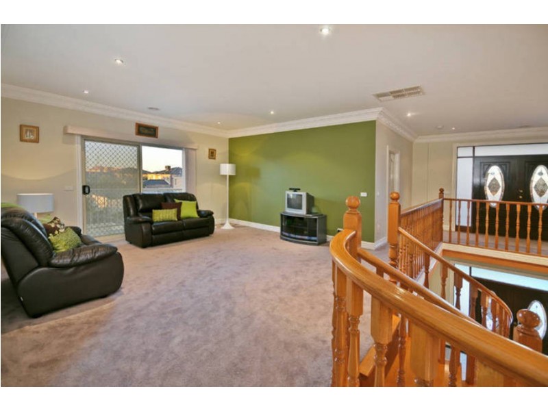 13 Bramshaw Crescent, Hillside VIC 3037