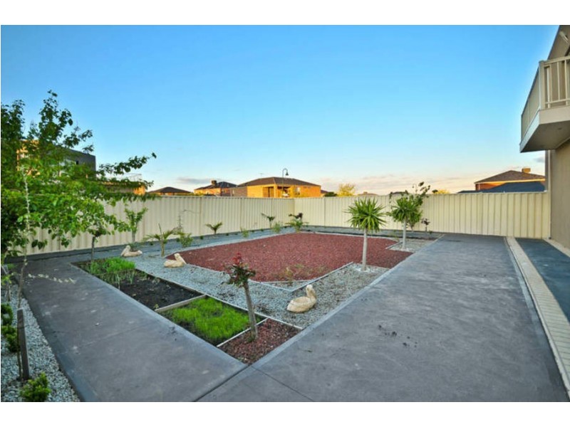 13 Bramshaw Crescent, Hillside VIC 3037