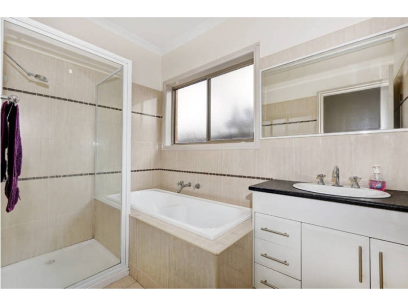 1/50 Allenby Road, Hillside VIC 3037