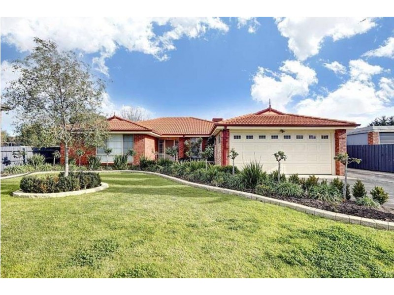 6 Leslie Court, Hillside VIC 3037