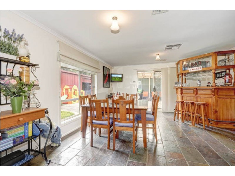 6 Leslie Court, Hillside VIC 3037