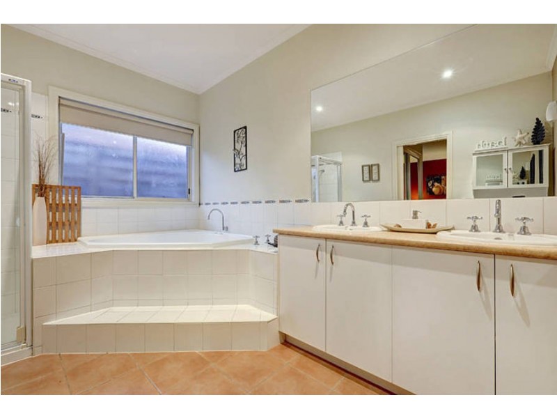 109 Jade Way, Hillside VIC 3037