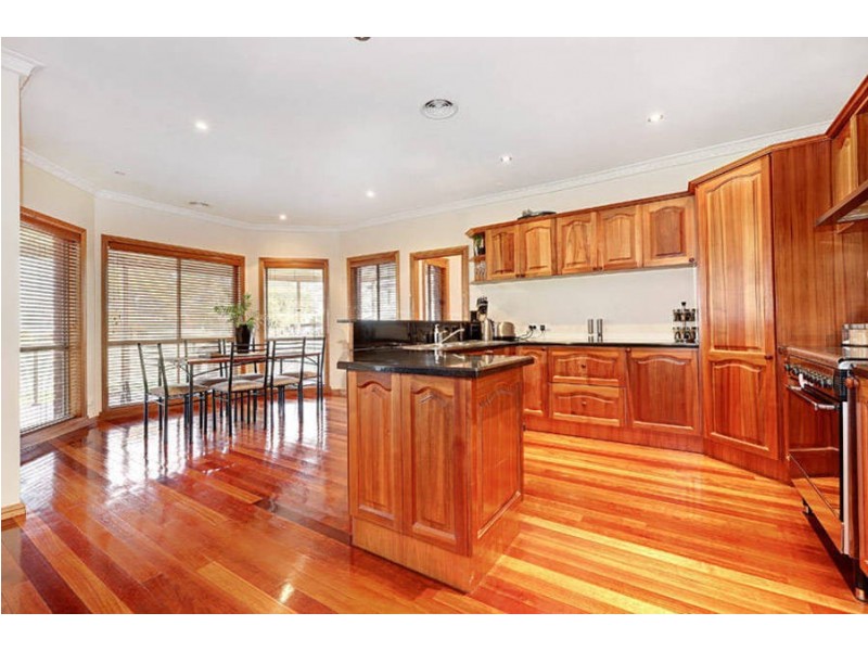 4 Bramshaw Crescent, Hillside VIC 3037