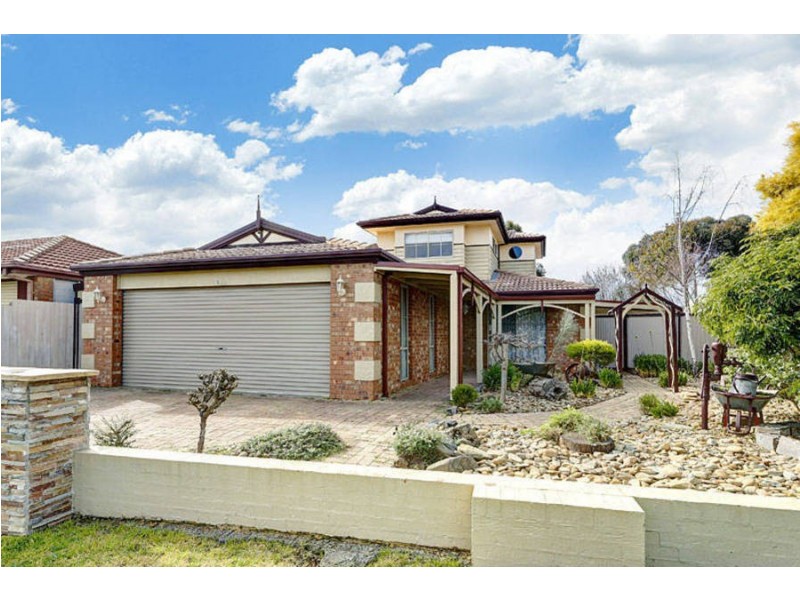 6 Toombak Walk, Sydenham VIC 3037