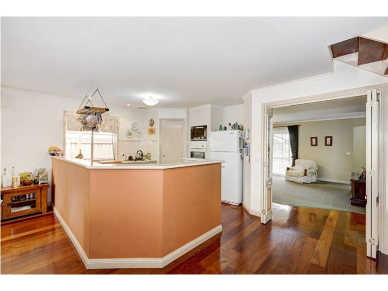 6 Toombak Walk, Sydenham VIC 3037