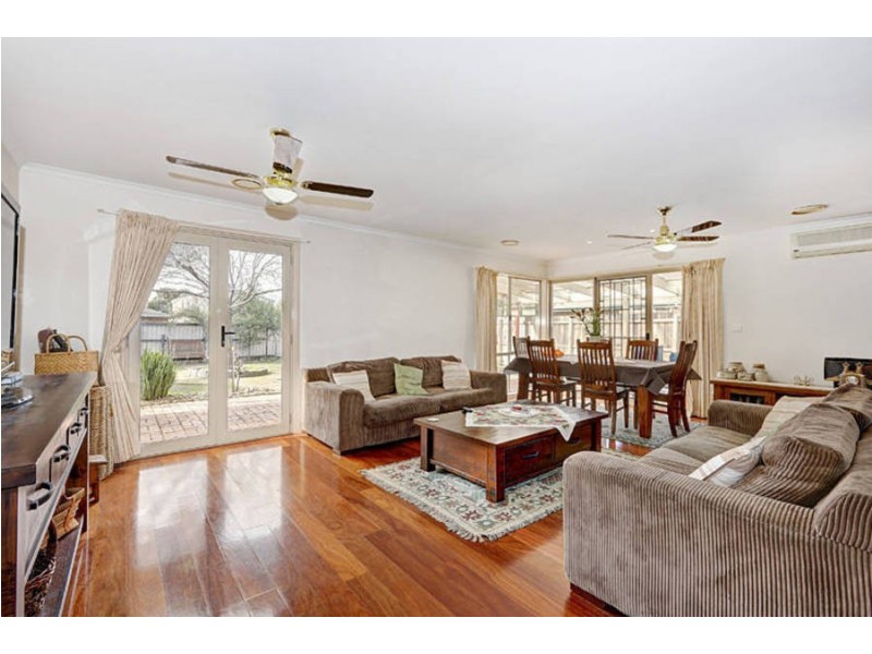 6 Toombak Walk, Sydenham VIC 3037