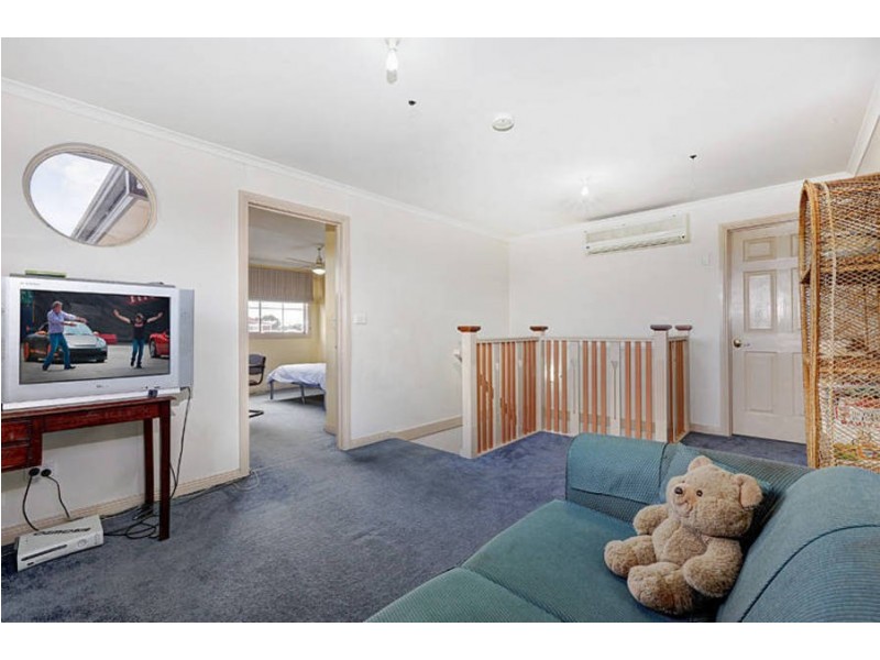 6 Toombak Walk, Sydenham VIC 3037