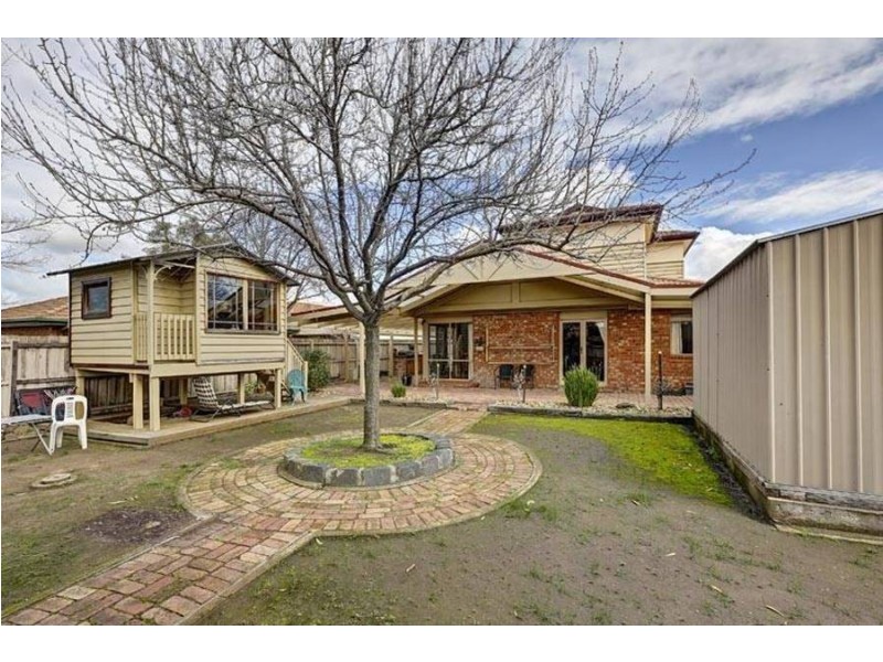 6 Toombak Walk, Sydenham VIC 3037