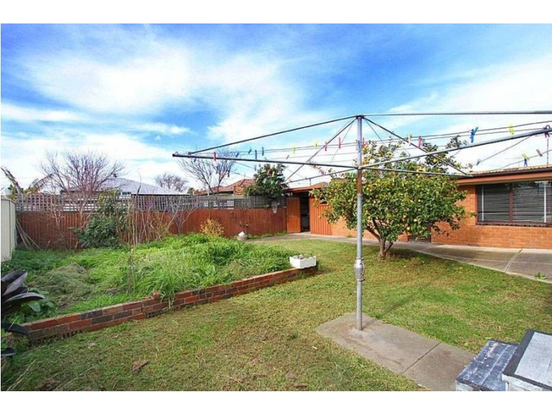 42 Emily Street, St Albans VIC 3021