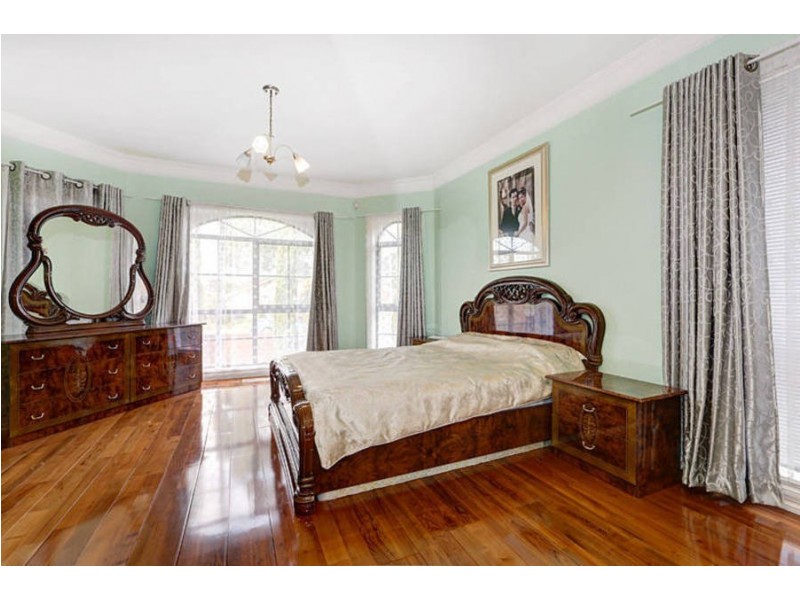 33 Pilain Crescent, Keilor Downs VIC 3038