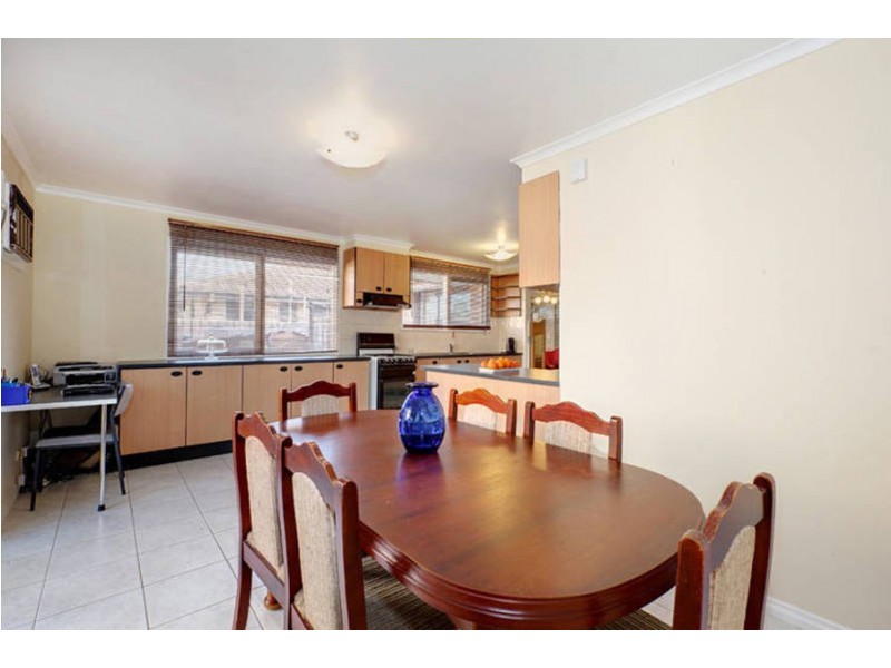 10 Ironbark Street, St Albans VIC 3021