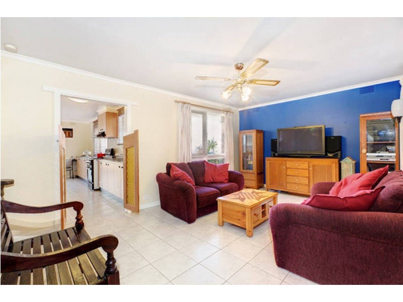 10 Ironbark Street, St Albans VIC 3021