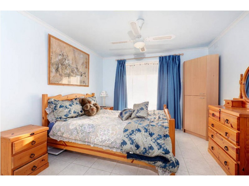 10 Ironbark Street, St Albans VIC 3021