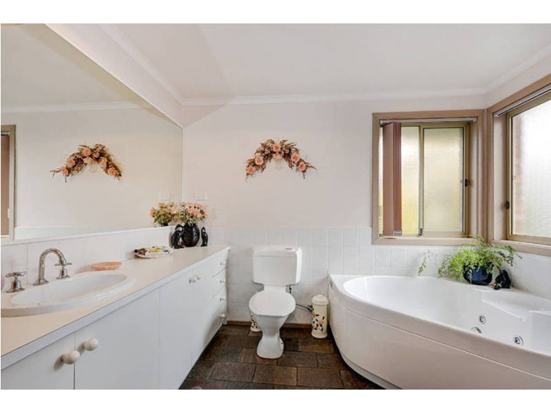 59 Prince Albert Crescent, Taylors Lakes VIC 3038