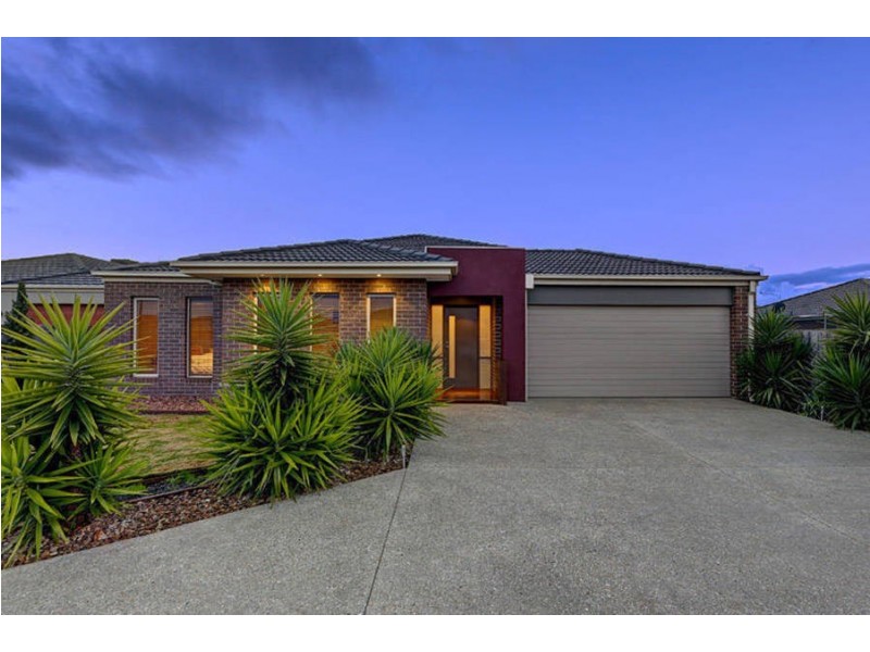 13 Nauru Court, Taylors Hill VIC 3037