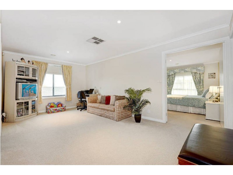 4 The Heights, Hillside VIC 3037