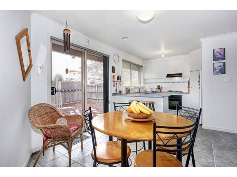 2/40 Hannah Avenue, Hillside VIC 3037