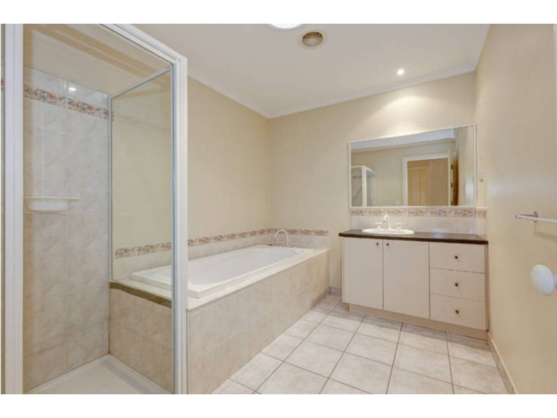 26 Hannah Avenue, Hillside VIC 3037