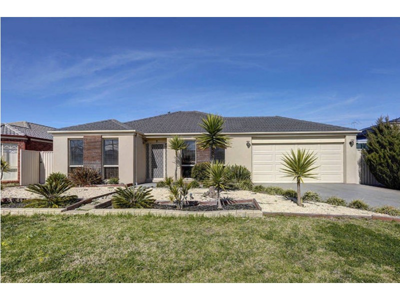 15 Wisteria Close, Taylors Hill VIC 3037