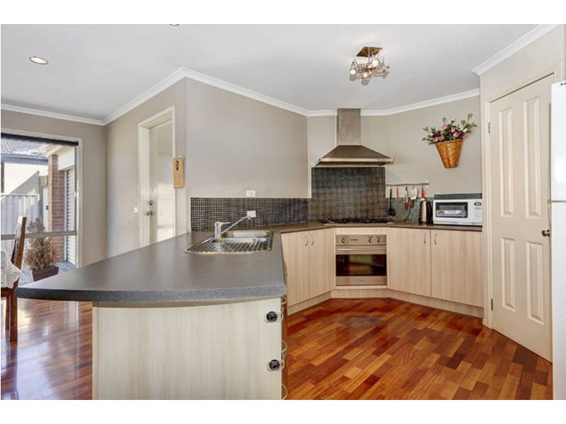 15 Wisteria Close, Taylors Hill VIC 3037