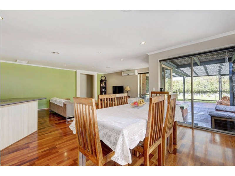 15 Wisteria Close, Taylors Hill VIC 3037