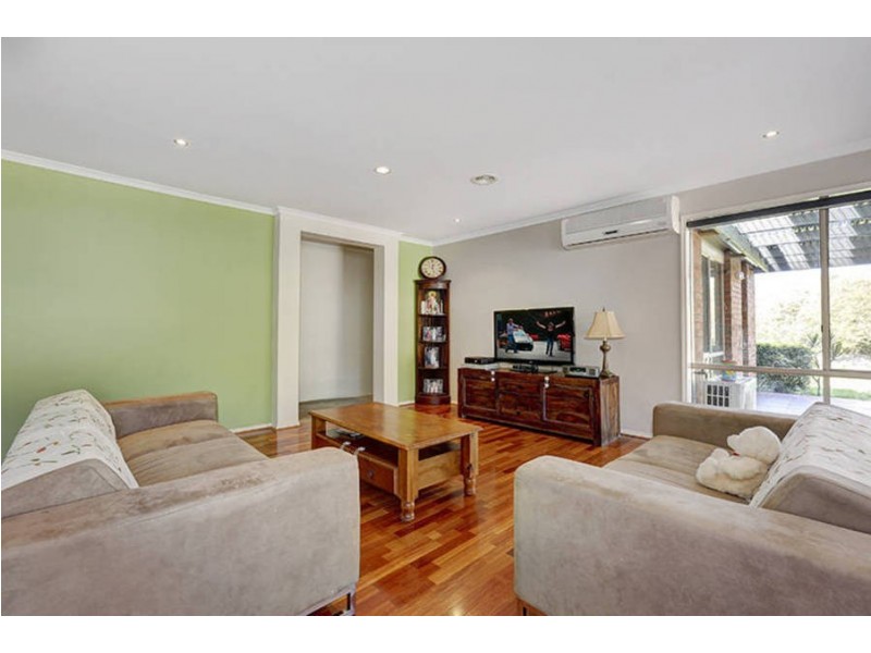 15 Wisteria Close, Taylors Hill VIC 3037