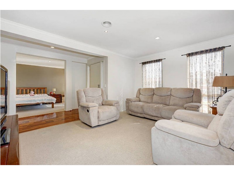 15 Wisteria Close, Taylors Hill VIC 3037