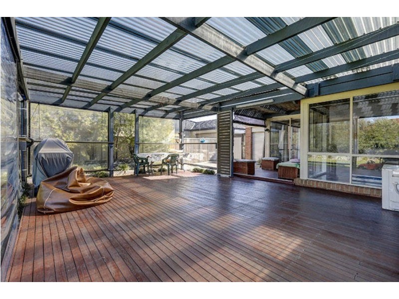 15 Wisteria Close, Taylors Hill VIC 3037