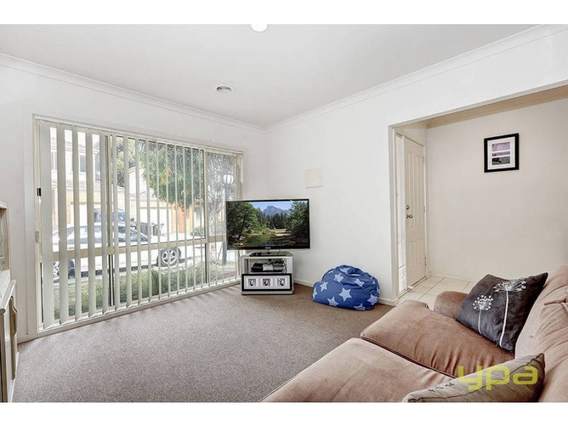 19 Tintern Loop, Hillside VIC 3037
