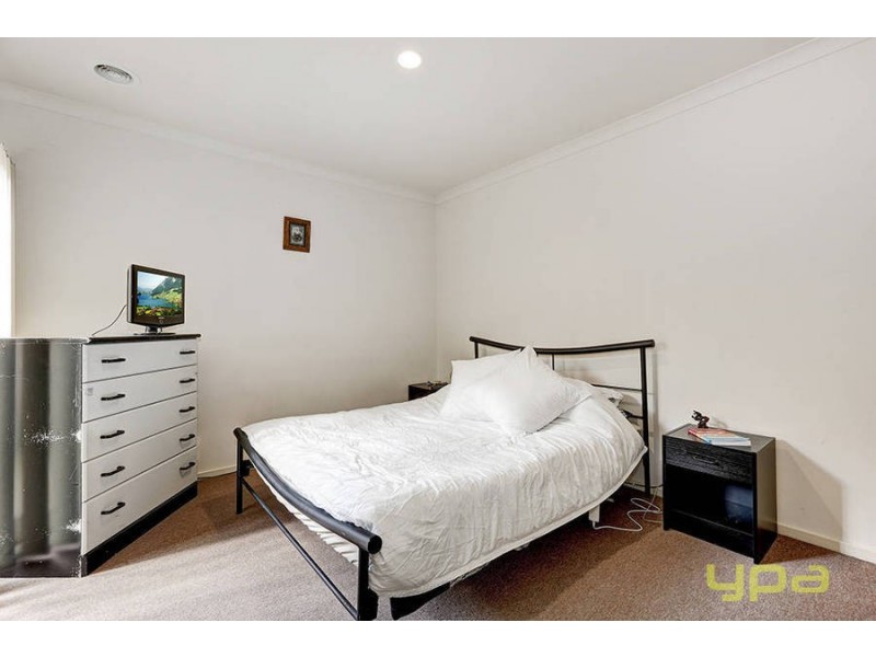 19 Tintern Loop, Hillside VIC 3037