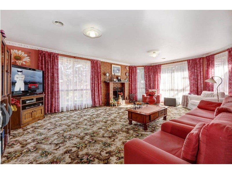 2 Canterbury Lane, Sydenham VIC 3037