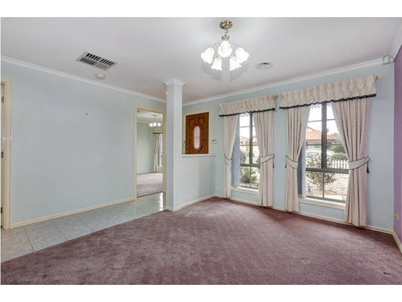 9 Derribong Court, Delahey VIC 3037