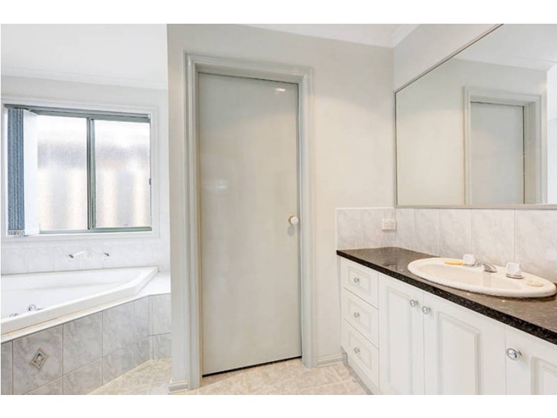 9 Derribong Court, Delahey VIC 3037