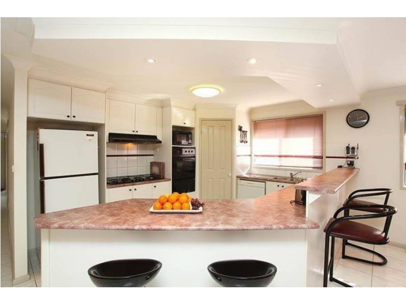 4 Ridge Lane, Hillside VIC 3037