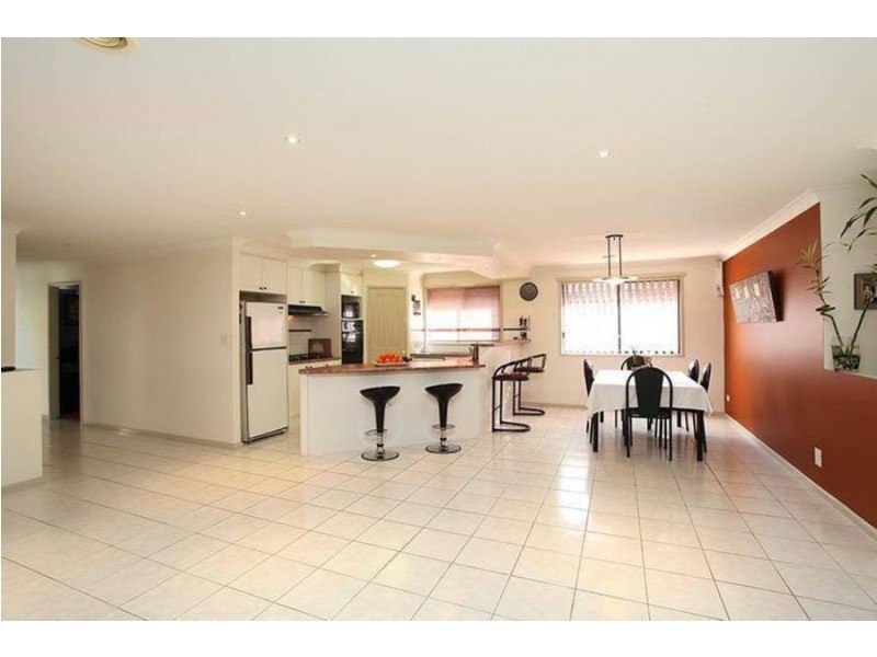 4 Ridge Lane, Hillside VIC 3037