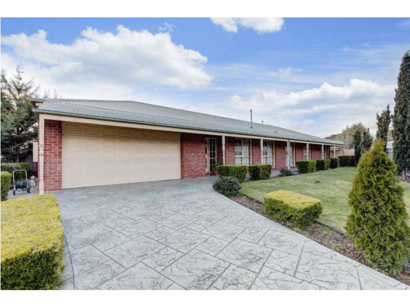 10 Bellevue Boulevard, Hillside VIC 3037