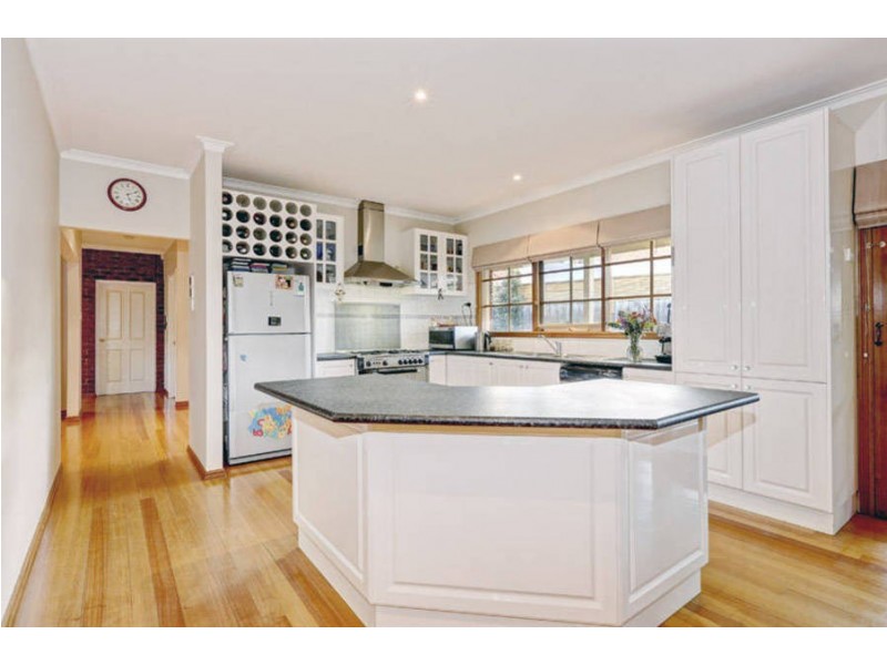 10 Bellevue Boulevard, Hillside VIC 3037