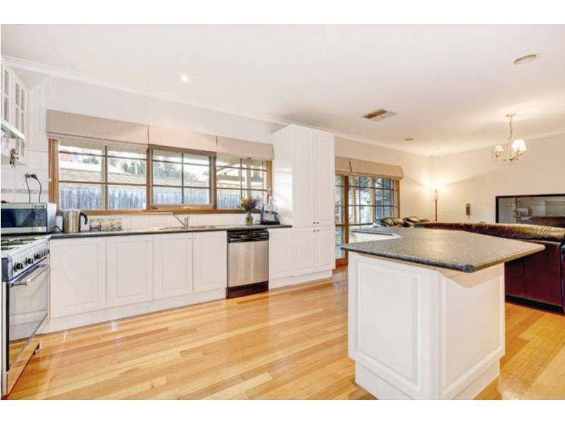 10 Bellevue Boulevard, Hillside VIC 3037